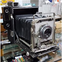 ANTIQUE GRAFLEX BELLOWS CAMERA