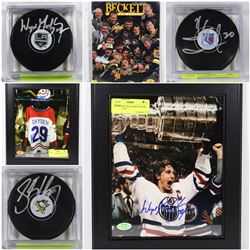 FEATURED ITEMS: AUTHENTIC SIGNED SPORTS MEMORABILIA!