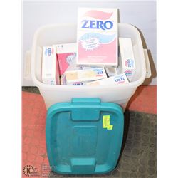 LARGE RUBBERMAID TOTE WITH MANY ASSORTED HOUSE