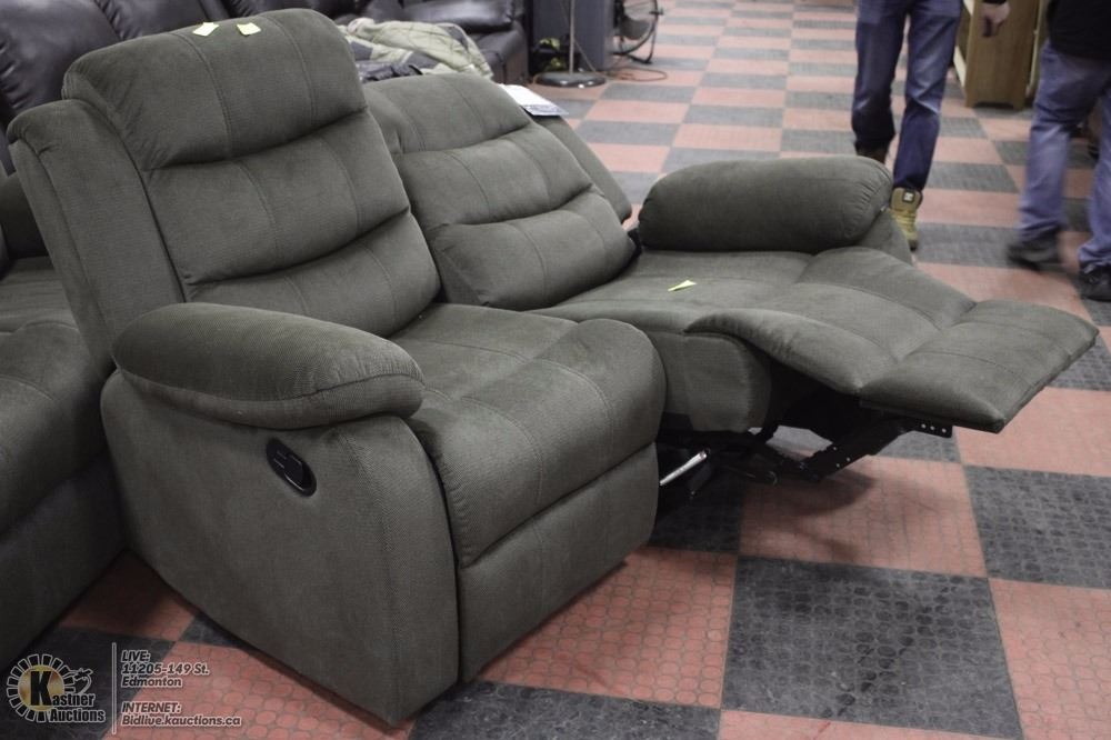 NEW DARK GREEN FABRIC RECLINING 75" SOFA