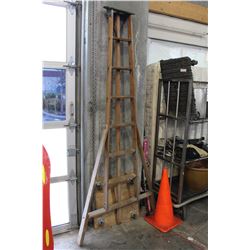 WOOD PICKERS LADDER