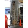 Image 2 : WOOD PICKERS LADDER