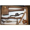 Image 2 : TRAY OF VINTAGE TOOLS