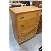 Image 1 : 4 DRAWER MAPLE DRESSER