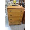 Image 3 : 4 DRAWER MAPLE DRESSER