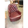 Image 1 : BUTTONBACK LEATHER SWIVEL CHAIR