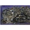 Image 2 : SMALL TOTE OF ESTATE RHINESTONE JEWELLRY