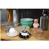 Image 2 : SHELF LOT OF COLLECTIBLE DEPRESSION GLASS PYREX AND CHINA ETC