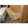 Image 3 : SUITE DREAMS FURNITURE 5 DRAWER MAPLE HIGHBOY