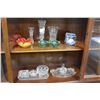 Image 1 : TWO SHELFS OF CRYSTAL AND ART GLASS
