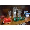 Image 2 : TWO SHELFS OF CRYSTAL AND ART GLASS