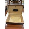Image 2 : LARGE LANE FURNITURE WOODEN HUMIDOR