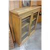 Image 3 : VINTAGE OAK GLASS DOOR BOOKCASE