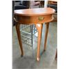 Image 2 : MAPLE HALL TABLE
