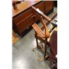 Image 2 : EATONS TEAK VALET STAND