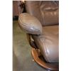 Image 2 : BROWN RECLINER CHAIR AND OTTOMAN