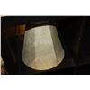 Image 3 : LOT OF DECORATIVE LAMPS AND SHADES