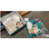 Image 1 : BOX OF CORAL AND SEA SHELLS