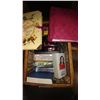 Image 1 : BASKET OF DANIELLE STEELE HARDCOVER BOOKS AND OTHER NOVELS AND EARLY STEPHEN KING SERIES SET