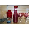 Image 2 : LOT OF RUBY AND ETCHED GLASS AND ART GLASS PAPER WEIGHT