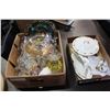 Image 1 : TRAY OF VINTAGE CHINA AND GLASSWARE