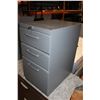 Image 1 : GREY METAL 3 DRAWER FILING CABINET WITH KEY