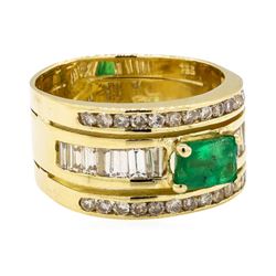 0.90 ctw ct Emerald and Diamond Ring - 18KT Yellow Gold