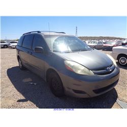 2006 - TOYOTA SIENNA