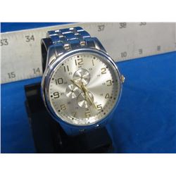 New large mens quartz watch