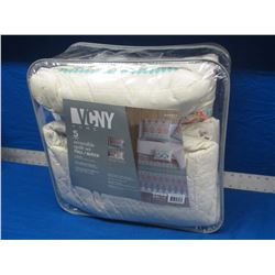 New VCNY 5 PC.Queen reversable Quilt set