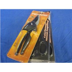 New Fiskars tree shears + 2 pairs of magic kitchen shears