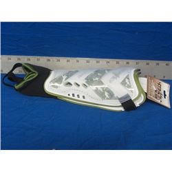 New Striker soccer shin gaurds ages 6--12