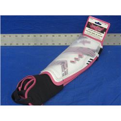 New Striker soccer shin gaurds ages 12 plus
