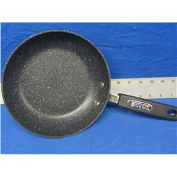 New the Rock 8" frying pan