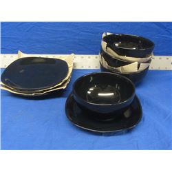 New set of 4 soup bowls and plates black in color