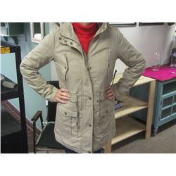 New quilted spring/fall womens coat med/lg.