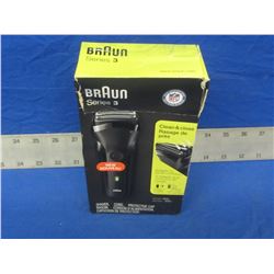 New Braun seies 3 shaver with quick charge