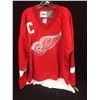 Image 3 : STEVE YZERMAN AUTOGRAPHED RED WINGS HOCKEY JERSEY W/ COA
