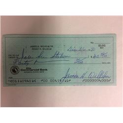 HOYT WILHELM AUTOGRAPHED VINATGE 1980 BANK CHEQUE (MUELLER COA)