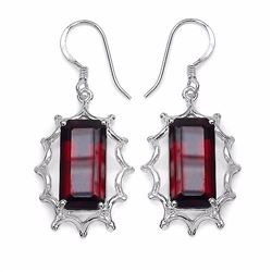 STERLING SILVER MOZAMBIQUE GARNET EARRING