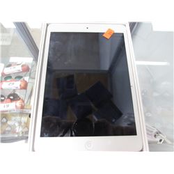 WHITE APPLE IPAD MINI (WORKING CONDITION UNKNOWN)