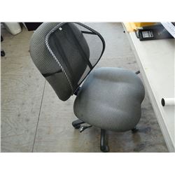 5 OFFICE CHAIRS