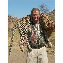 Namibia – 14 Day - Leopard and Giraffe Hunt for Two Hunters
