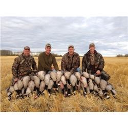 *Saskatchewan– 3– Day – Waterfowl Hunt for Two Hunters and Two Non-hunters