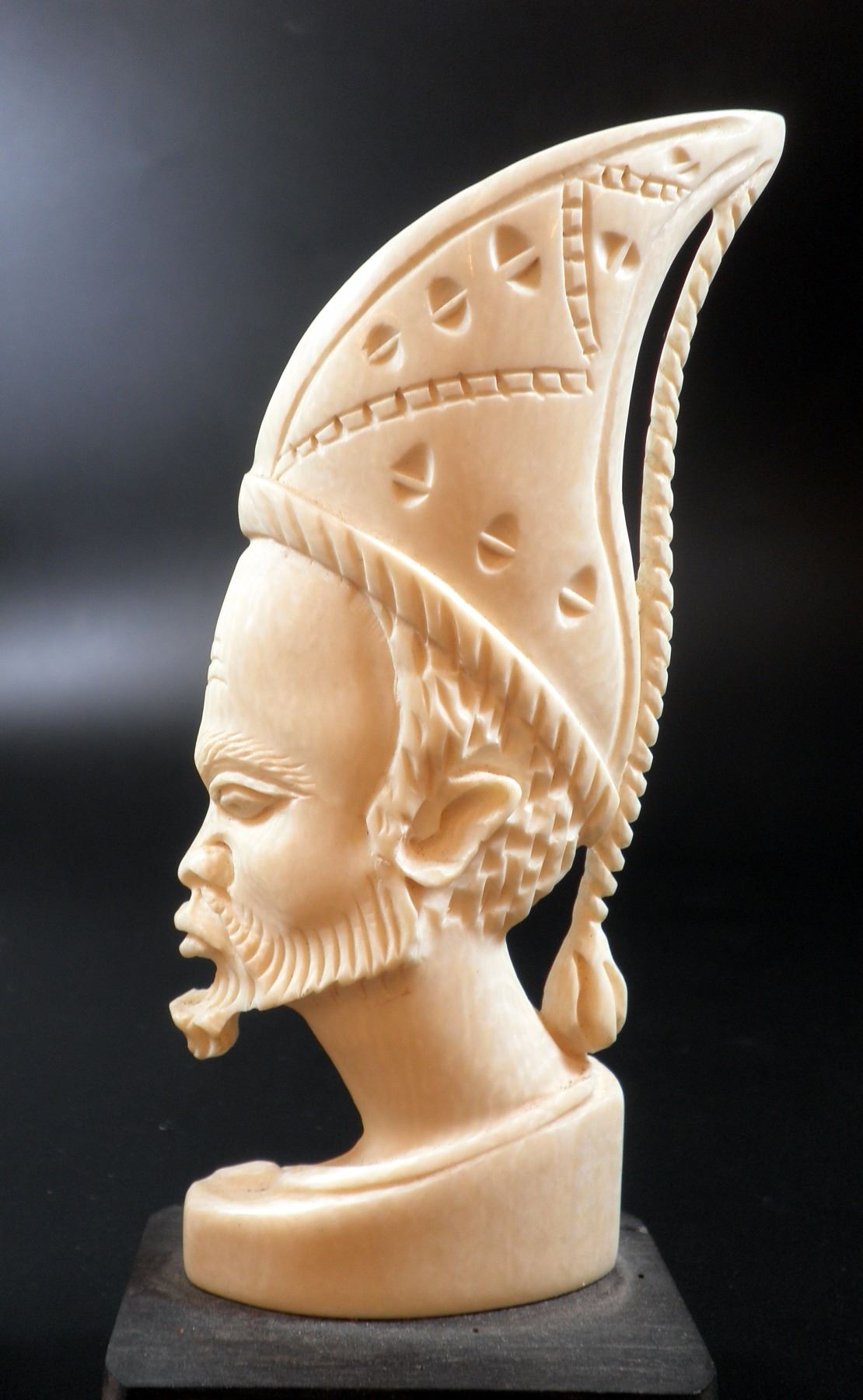 Man and woman - old quality African ivory carvings