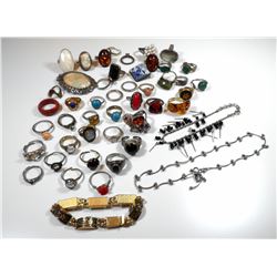 Lot of fashion jewelry
