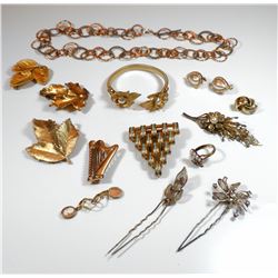 Collection of vintage gilt jewels