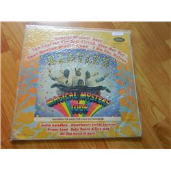 VINYL RECORD - BEATLES - MAGICAL MYSTERY TOUR - 2 LP'S - SMAL-2835 - CAPITOL USA - COVER AS-IS