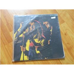 VINYL RECORD - CHEAP TRICK - AT BUDOKAN - PE 35795 - EPIC