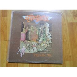 VINYL RECORD - AEROSMITH - TOYS IN THE ATTIC - AL 33479 - condition - fair
